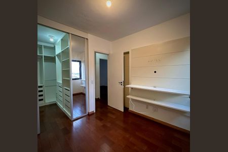 Apartamento à venda com 217m², 4 quartos e 4 vagasFoto 10