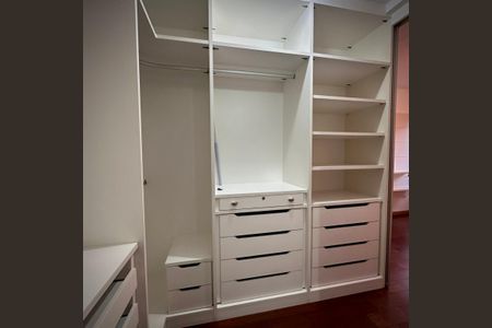 Apartamento à venda com 217m², 4 quartos e 4 vagasFoto 08