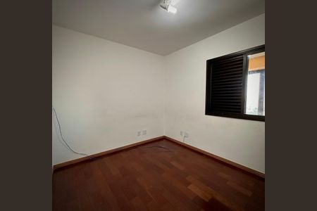 Apartamento à venda com 217m², 4 quartos e 4 vagasFoto 02