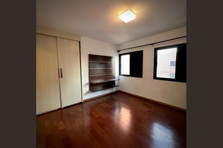 Apartamento à venda com 217m², 4 quartos e 4 vagasFoto 07