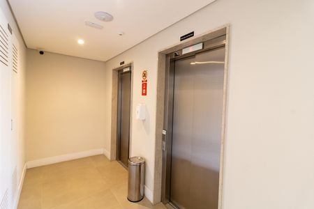 Apartamento à venda com 43m², 1 quarto e 1 vagaHall de entrada