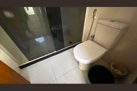 Casa à venda com 250m², 3 quartos e 2 vagasBanheiro
