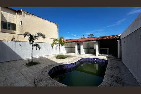 Casa à venda com 250m², 3 quartos e 2 vagasÁrea externa