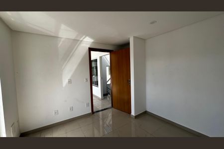 Casa à venda com 250m², 3 quartos e 2 vagasQuarto 2