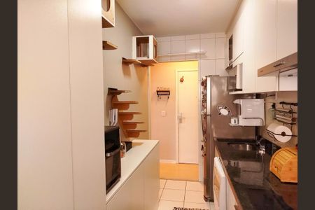 Apartamento à venda com 67m², 3 quartos e 2 vagasCozinha
