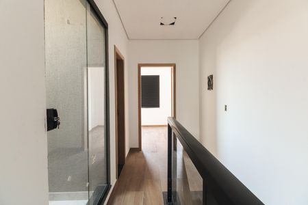Casa à venda com 160m², 3 quartos e 3 vagasCorredor de Acesso 