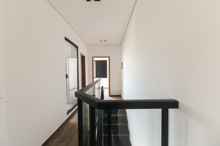 Casa à venda com 160m², 3 quartos e 3 vagasCorredor de Acesso 
