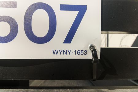 Casa à venda com 160m², 3 quartos e 3 vagasFachada - Placa Código WYNY-1653