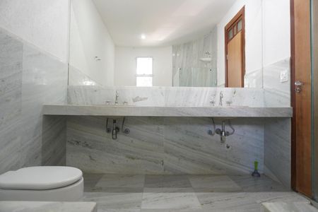 Casa para alugar com 400m², 5 quartos e 4 vagasSuíte 2 - Banheiro