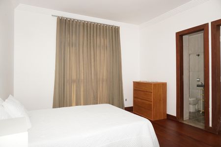 Casa para alugar com 400m², 5 quartos e 4 vagasSuíte 1