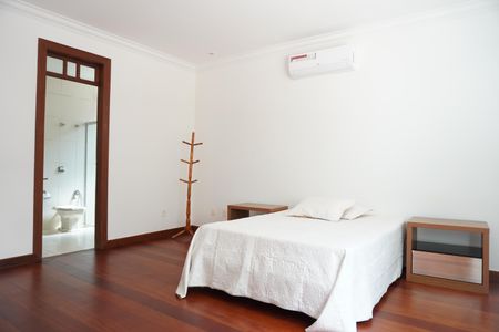 Casa para alugar com 400m², 5 quartos e 4 vagasSuíte 4