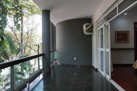 Casa para alugar com 400m², 5 quartos e 4 vagasVaranda da Sala 3