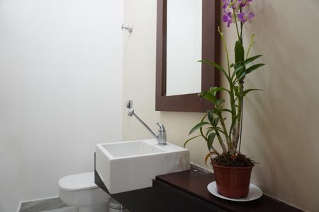 Casa para alugar com 400m², 5 quartos e 4 vagasLavabo da sala 1