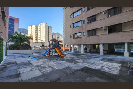 Apartamento à venda com 68m², 2 quartos e 1 vagaÁrea comum - Playground