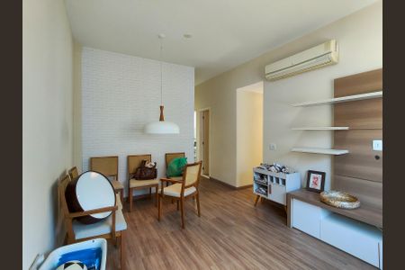 Apartamento à venda com 68m², 2 quartos e 1 vagaSala