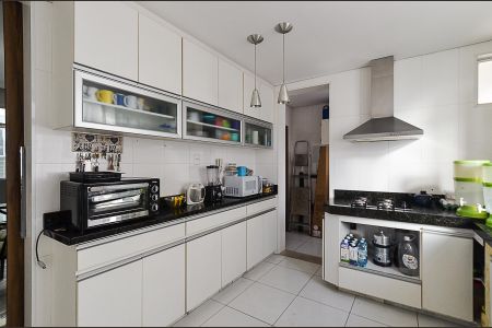 Apartamento à venda com 186m², 4 quartos e 2 vagas Apartamento à venda com 186m², 4 quartos e 2 vagasCozinha