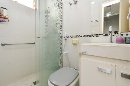 Apartamento à venda com 186m², 4 quartos e 2 vagas Apartamento à venda com 186m², 4 quartos e 2 vagasBanheiro Suíte