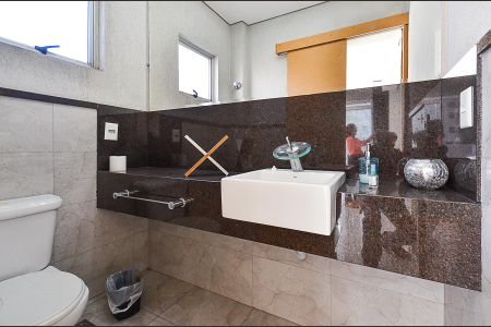 Apartamento à venda com 186m², 4 quartos e 2 vagas Apartamento à venda com 186m², 4 quartos e 2 vagasLavabo 3° Pavimento