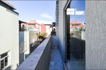 Apartamento à venda com 186m², 4 quartos e 2 vagas Apartamento à venda com 186m², 4 quartos e 2 vagasVaranda 2° Pavimento