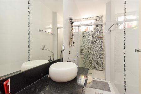 Apartamento à venda com 186m², 4 quartos e 2 vagas Apartamento à venda com 186m², 4 quartos e 2 vagasBanheiro Social