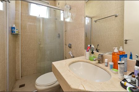 Apartamento à venda com 186m², 4 quartos e 2 vagas Apartamento à venda com 186m², 4 quartos e 2 vagasBanheiro Suíte 2° Pavimento