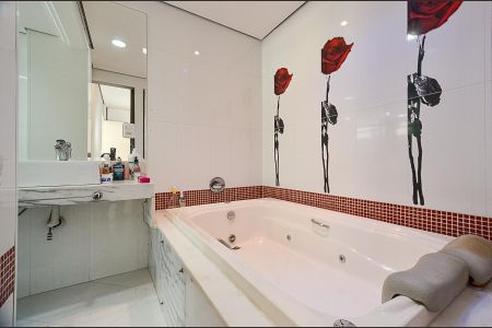 Apartamento à venda com 186m², 4 quartos e 2 vagas Apartamento à venda com 186m², 4 quartos e 2 vagasBanheiro Suíte Master 2° Pavimento