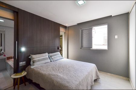Apartamento à venda com 186m², 4 quartos e 2 vagas Apartamento à venda com 186m², 4 quartos e 2 vagasSuíte Master 2° Pavimento