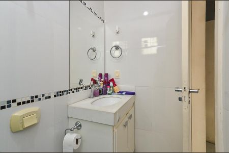 Apartamento à venda com 186m², 4 quartos e 2 vagas Apartamento à venda com 186m², 4 quartos e 2 vagasBanheiro Suíte