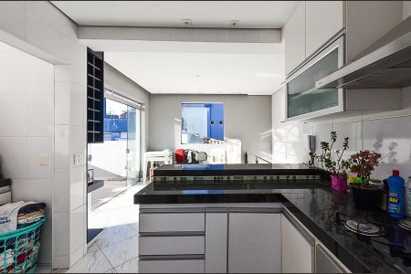 Apartamento à venda com 186m², 4 quartos e 2 vagas Apartamento à venda com 186m², 4 quartos e 2 vagasCozinha 3° Pavimento