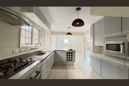 Casa à venda com 249m², 3 quartos e 3 vagas