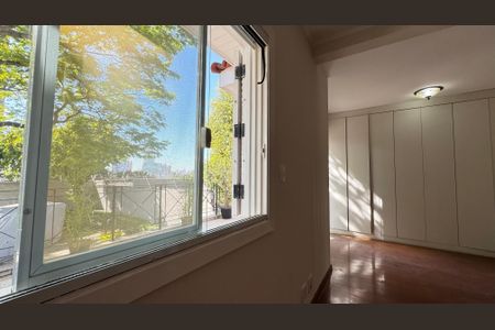 Casa à venda com 249m², 3 quartos e 3 vagas