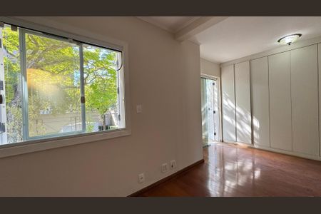 Casa à venda com 249m², 3 quartos e 3 vagas