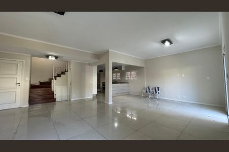 Casa à venda com 249m², 3 quartos e 3 vagas