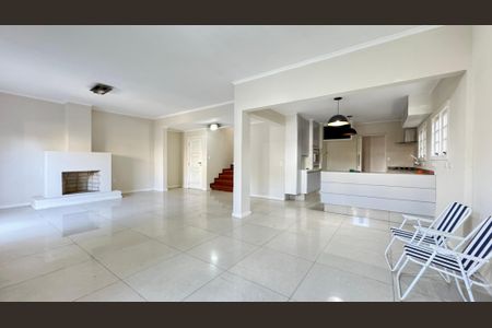 Casa à venda com 249m², 3 quartos e 3 vagas