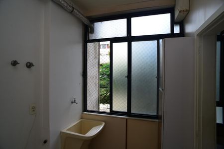 Apartamento à venda com 156m², 3 quartos e 2 vagas Apartamento à venda com 156m², 3 quartos e 2 vagasÁrea de Serviço