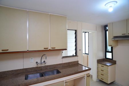 Apartamento à venda com 156m², 3 quartos e 2 vagas Apartamento à venda com 156m², 3 quartos e 2 vagasCozinha