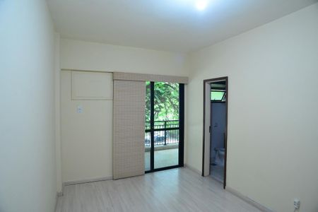 Apartamento à venda com 156m², 3 quartos e 2 vagas Apartamento à venda com 156m², 3 quartos e 2 vagasSuíte