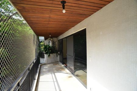 Apartamento à venda com 156m², 3 quartos e 2 vagas Apartamento à venda com 156m², 3 quartos e 2 vagasVaranda Sala