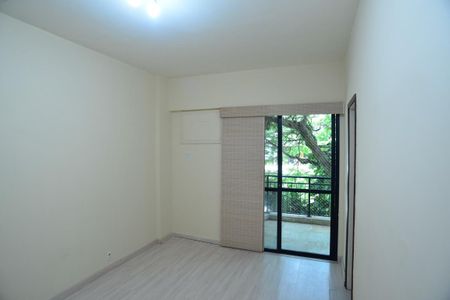 Apartamento à venda com 156m², 3 quartos e 2 vagas Apartamento à venda com 156m², 3 quartos e 2 vagasSuíte