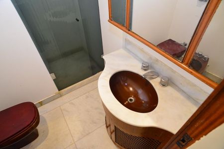 Apartamento à venda com 156m², 3 quartos e 2 vagas Apartamento à venda com 156m², 3 quartos e 2 vagasBanheiro Social