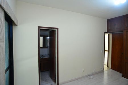 Apartamento à venda com 156m², 3 quartos e 2 vagas Apartamento à venda com 156m², 3 quartos e 2 vagasSuíte