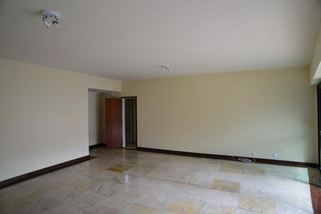 Apartamento à venda com 156m², 3 quartos e 2 vagas Apartamento à venda com 156m², 3 quartos e 2 vagasVaranda Sala