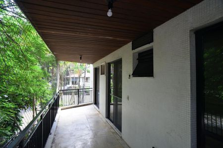 Apartamento à venda com 156m², 3 quartos e 2 vagas Apartamento à venda com 156m², 3 quartos e 2 vagasSala Quartos