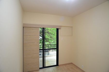 Apartamento à venda com 156m², 3 quartos e 2 vagas Apartamento à venda com 156m², 3 quartos e 2 vagasQuarto 2