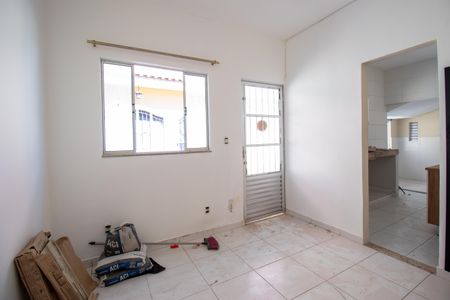 Sala de casa de condomínio à venda com 1 quarto, 34m² em Irajá, Rio de Janeiro