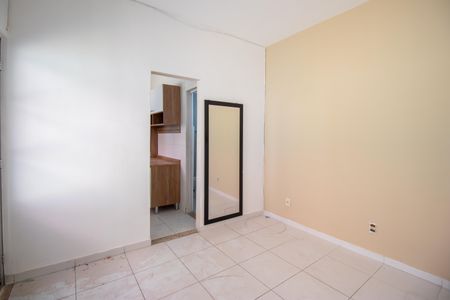 Sala de casa de condomínio à venda com 1 quarto, 34m² em Irajá, Rio de Janeiro