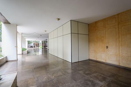 Apartamento para alugar com 220m², 3 quartos e 2 vagas Apartamento para alugar com 220m², 3 quartos e 2 vagasEntrada