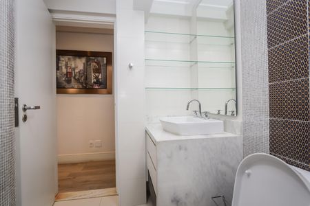 Apartamento para alugar com 220m², 3 quartos e 2 vagas Apartamento para alugar com 220m², 3 quartos e 2 vagasBanheiro 3
