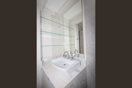 Apartamento para alugar com 220m², 3 quartos e 2 vagas Apartamento para alugar com 220m², 3 quartos e 2 vagasBanheiro 3
