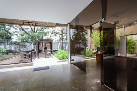 Apartamento para alugar com 220m², 3 quartos e 2 vagas Apartamento para alugar com 220m², 3 quartos e 2 vagasPortaria